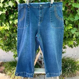 Northcrest Woman’s Plus Size Capri Jean’s w/Button Detail on Cuff & Back Pockets